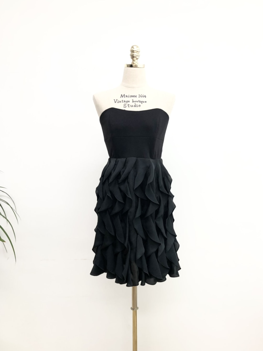 Black Top Layered Waves Lace Dress