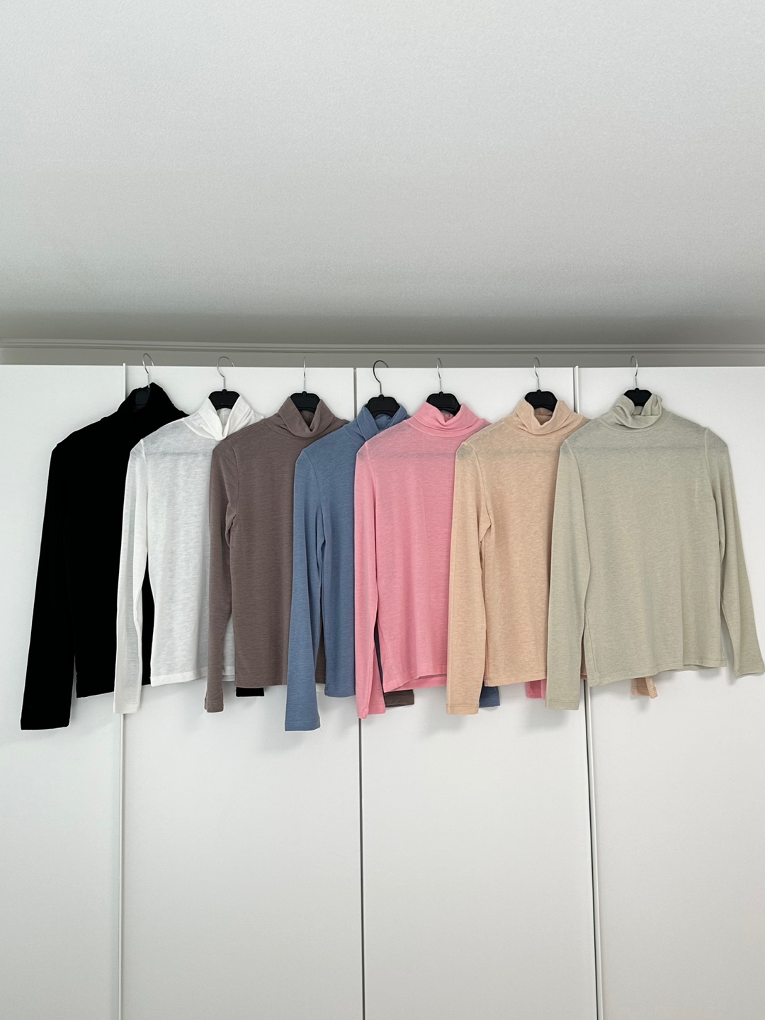 New select) pastel tone high neck neck polar sleeve top 1+1 (White/Butter/Blue/Pink/Lime/Brown/Black)