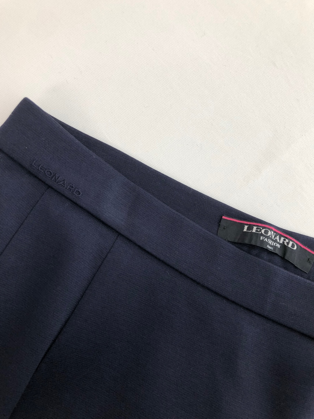 Leonard navy plain back slit skirt [28-30 inch]