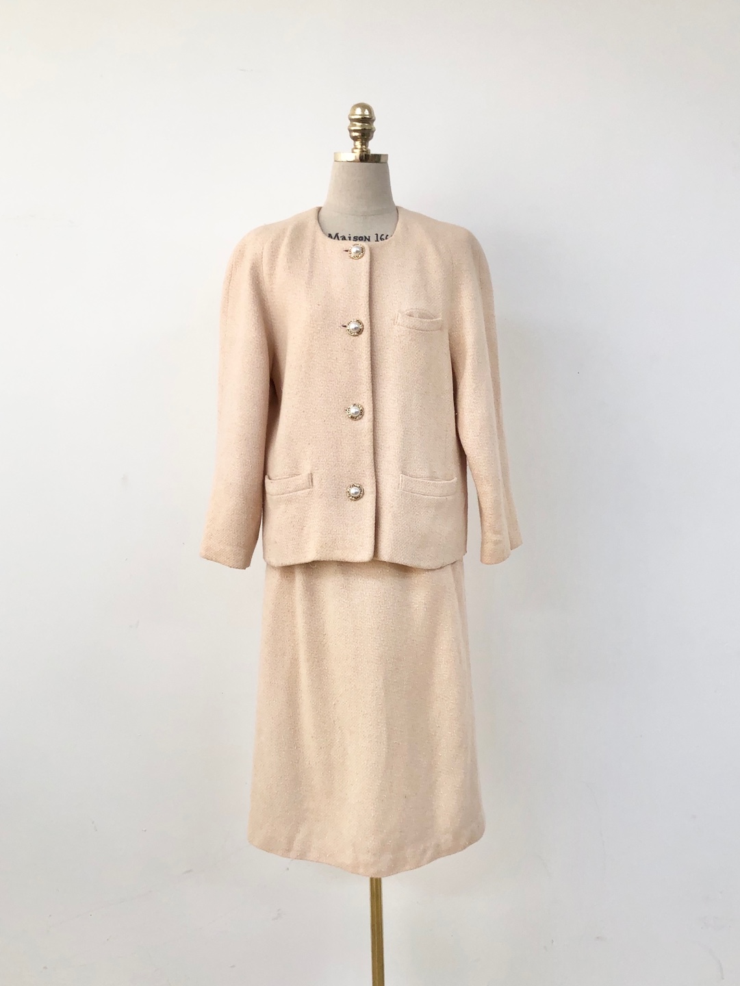 Pink pearl button tweed jacket skirt two-piece setup [29-31 inch]
