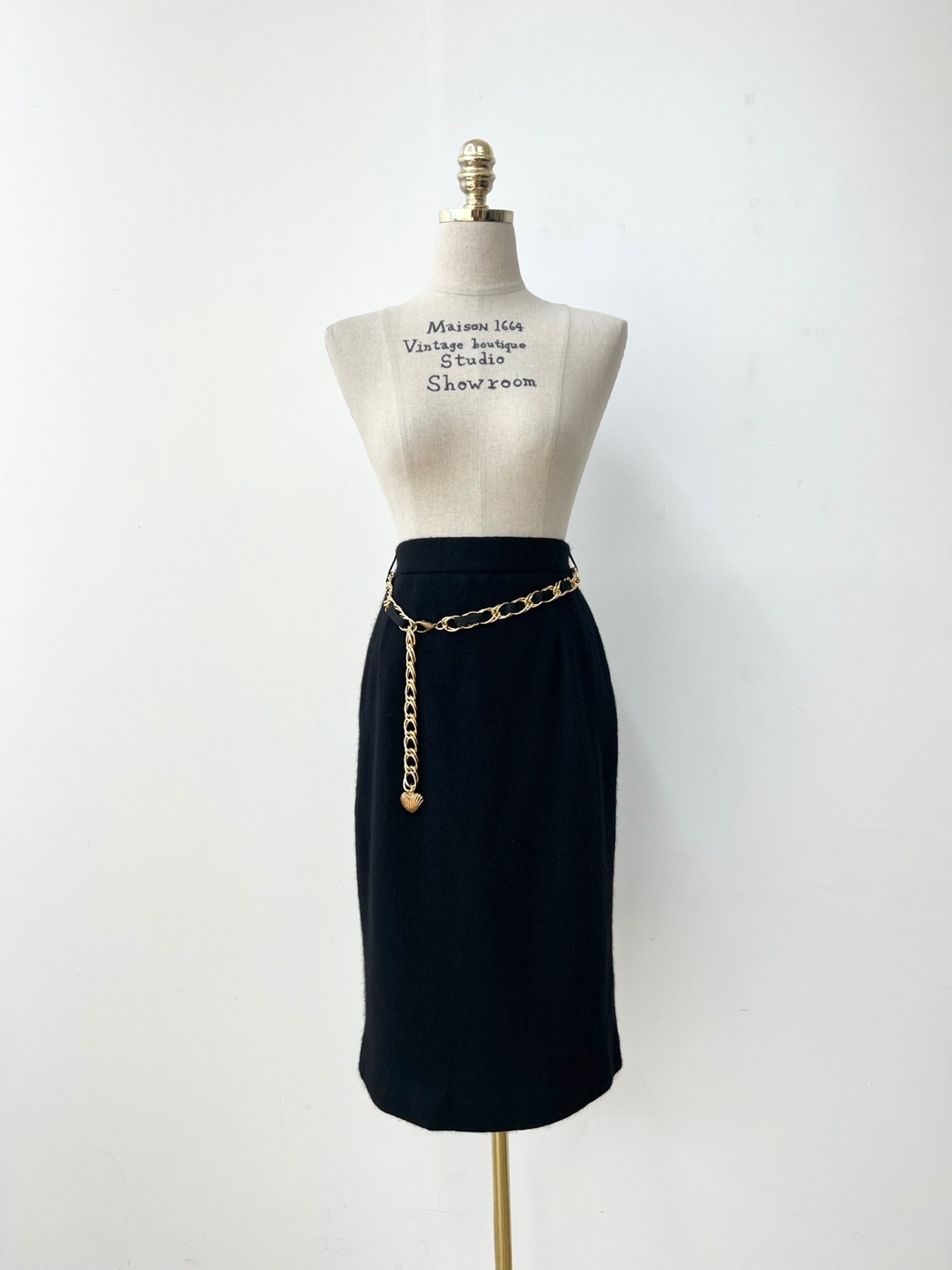 Black Gold Heart Chain Wool Side Banding Skirt [25-28inch]
