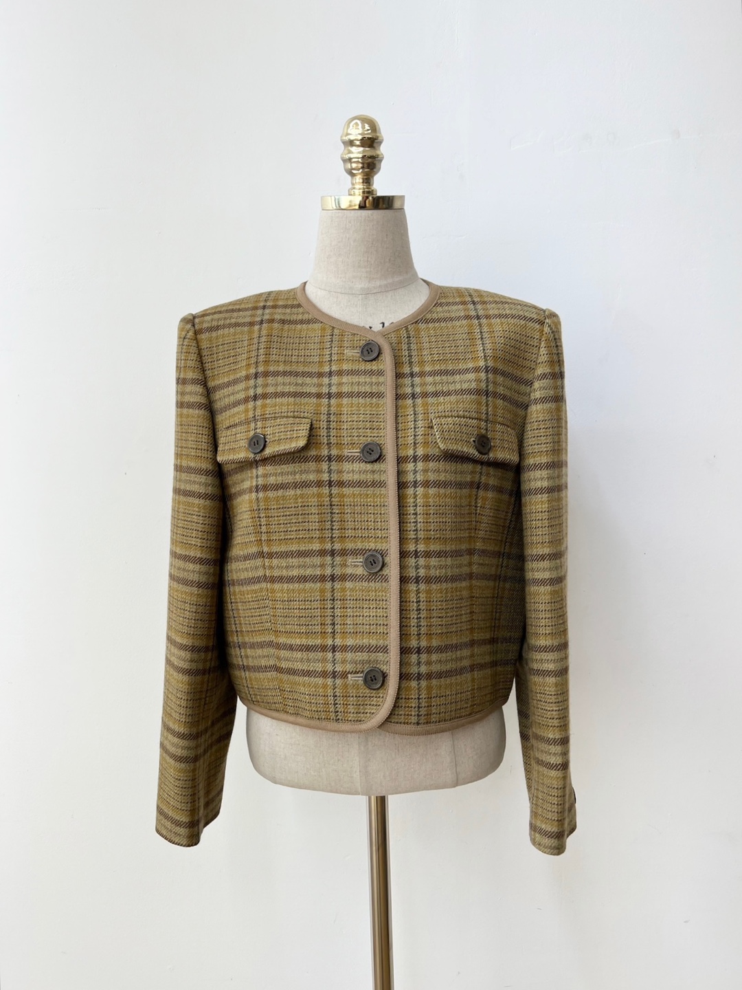 Brown light olive check trim two-pocket cropped jacket