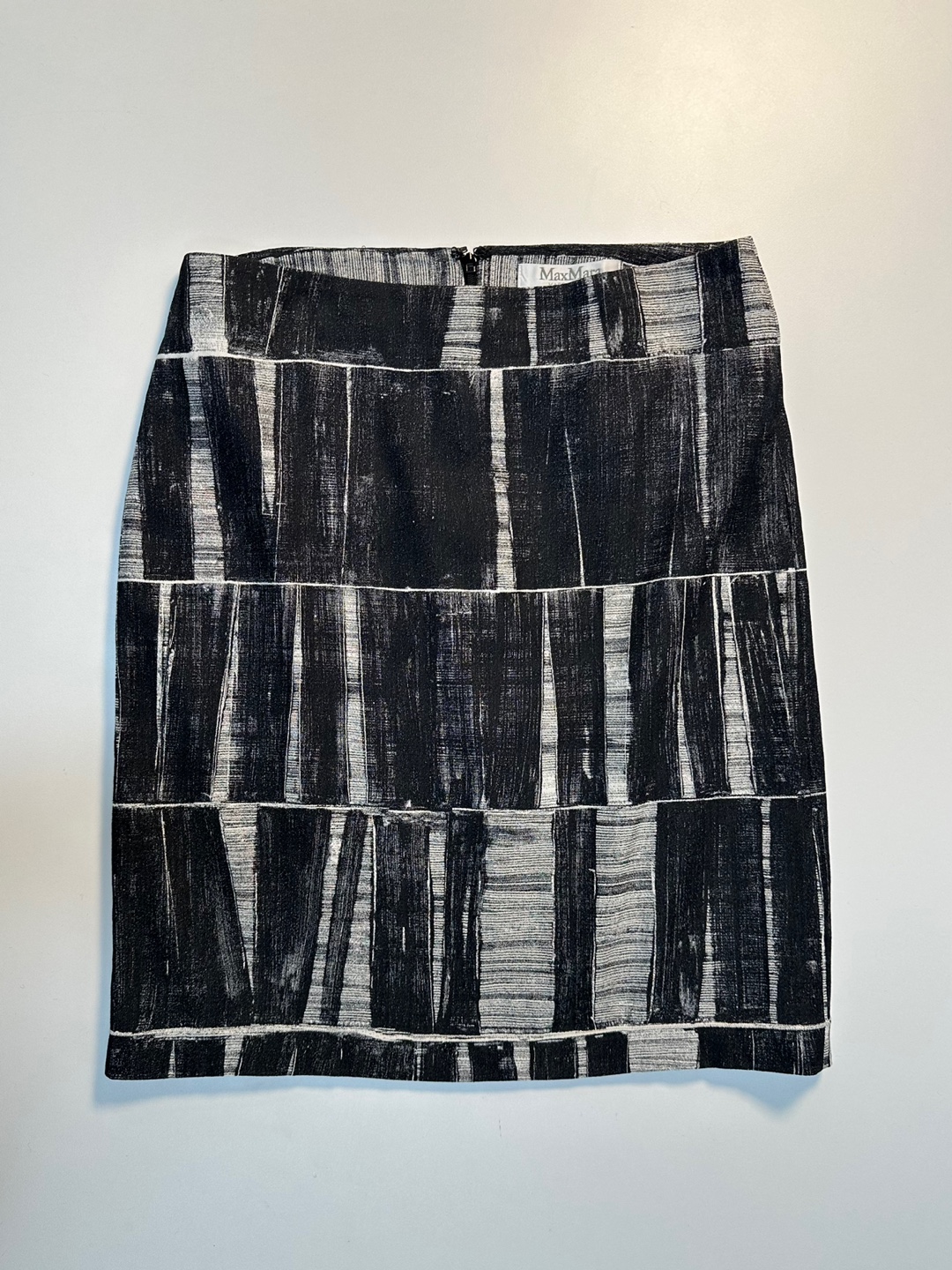 Max Mara Gray Scratch Brick Pattern Skirt (made in italy)