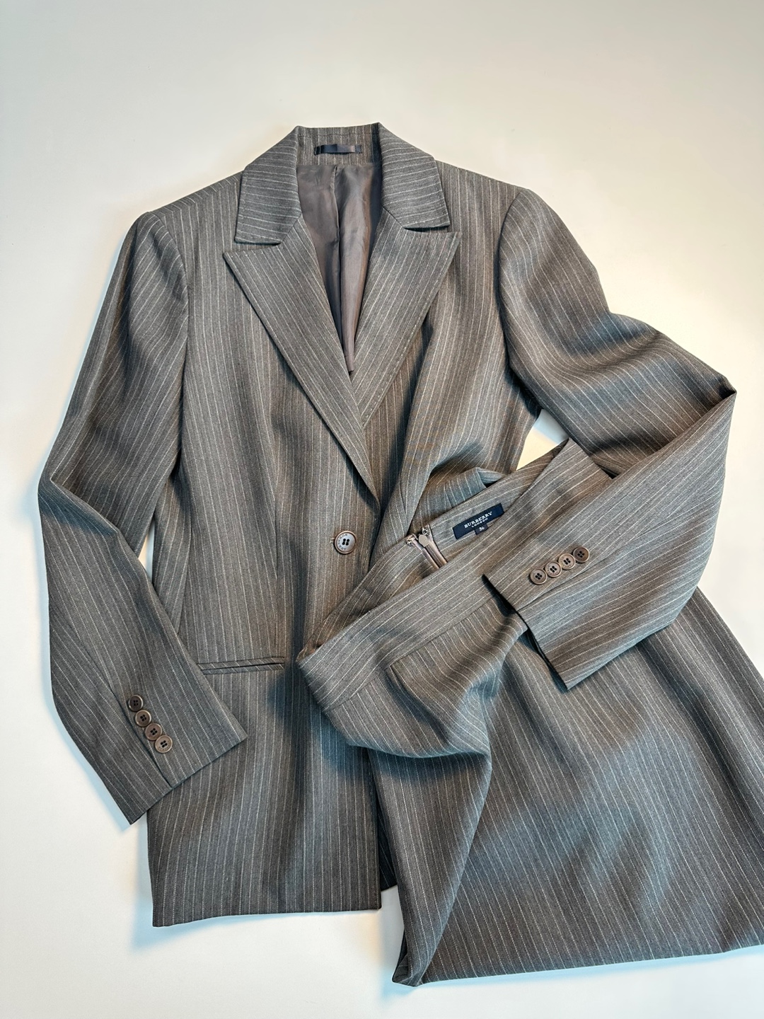Burberry Gray Striped Jacket Skirt Two Piece Setup [27-28 inch]