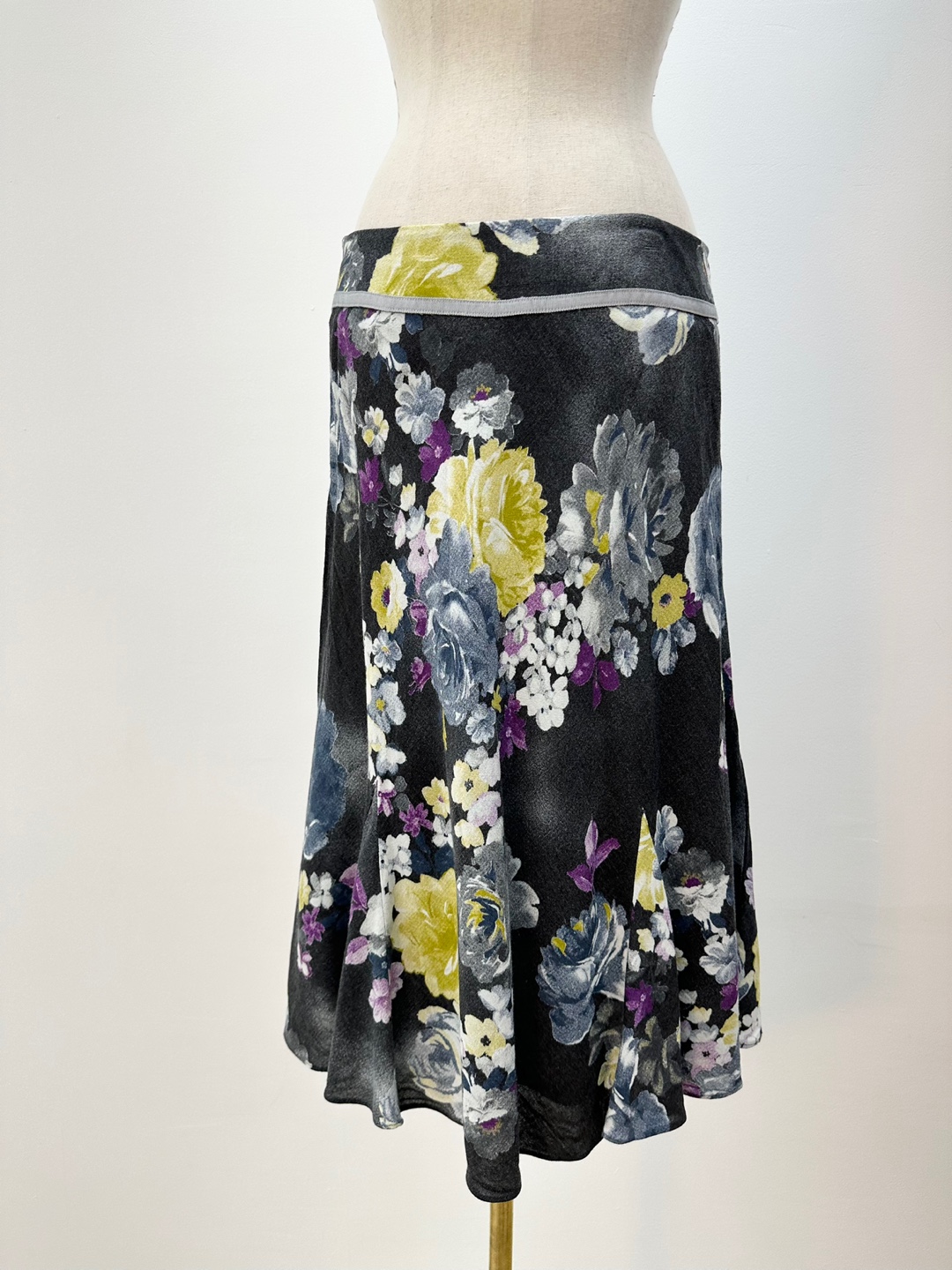 Laura Ashley Gray Summer Wool Floral Pattern Skirt (30-31inch)