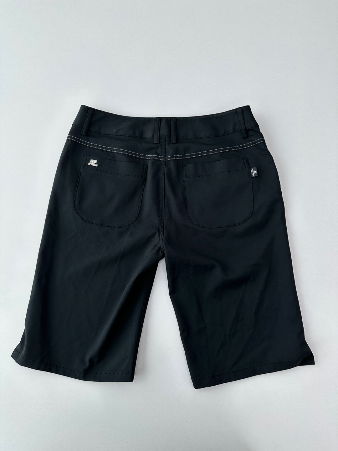 Courrèges Black White Stitching Span Half Pants