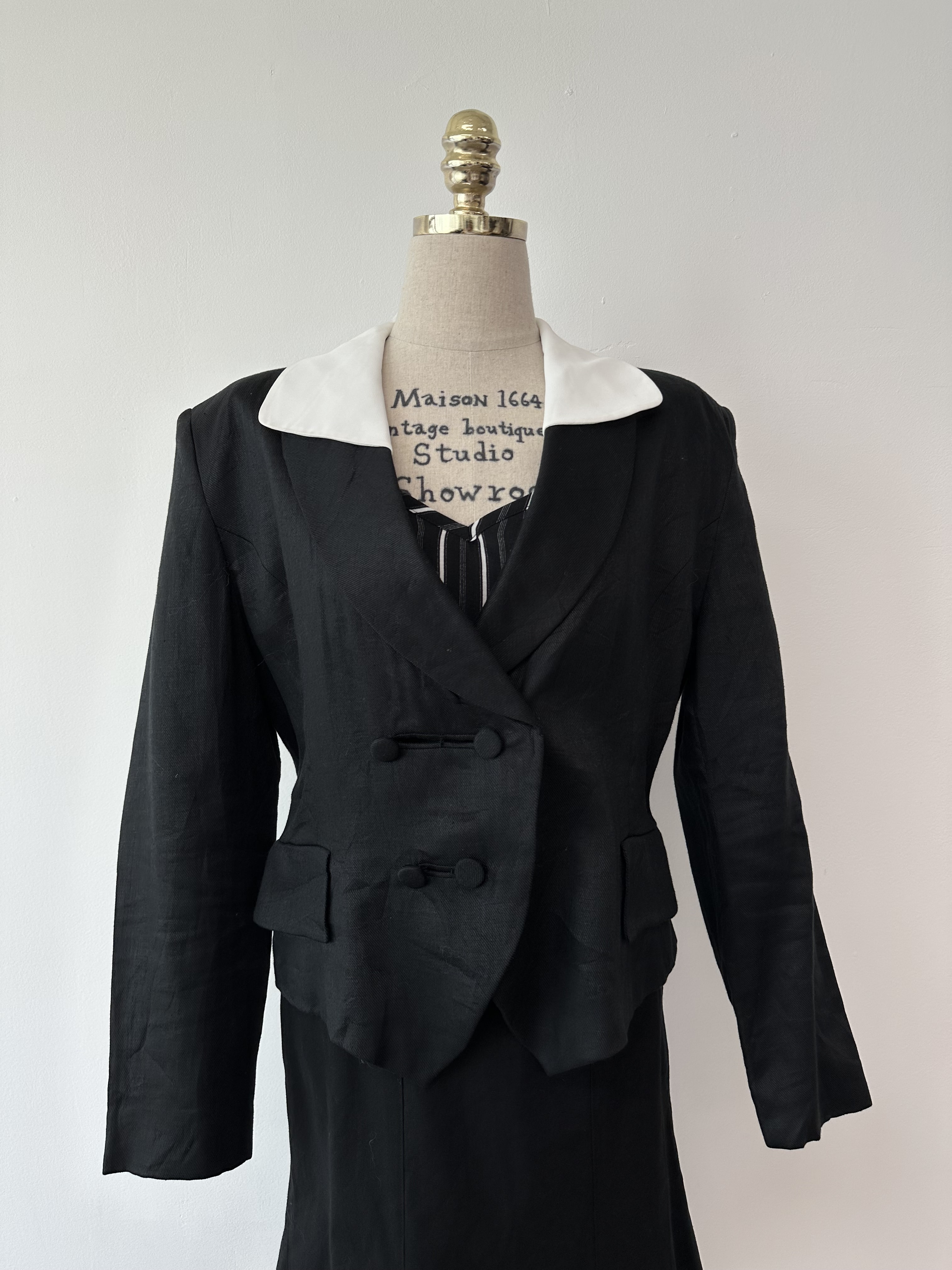 Black white detail duble button linen jacket
