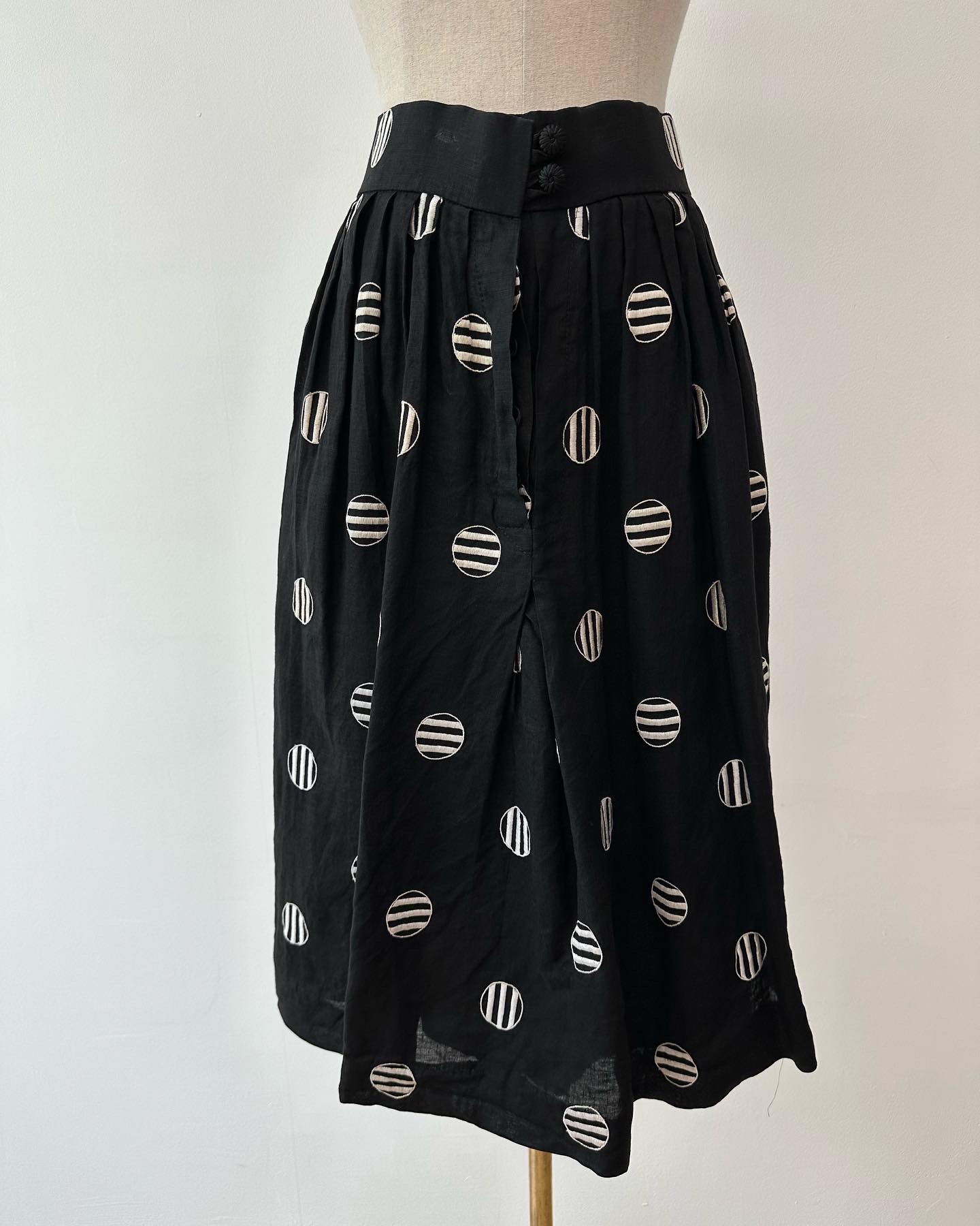 Strip dot embroidered linen skirt (made in England)