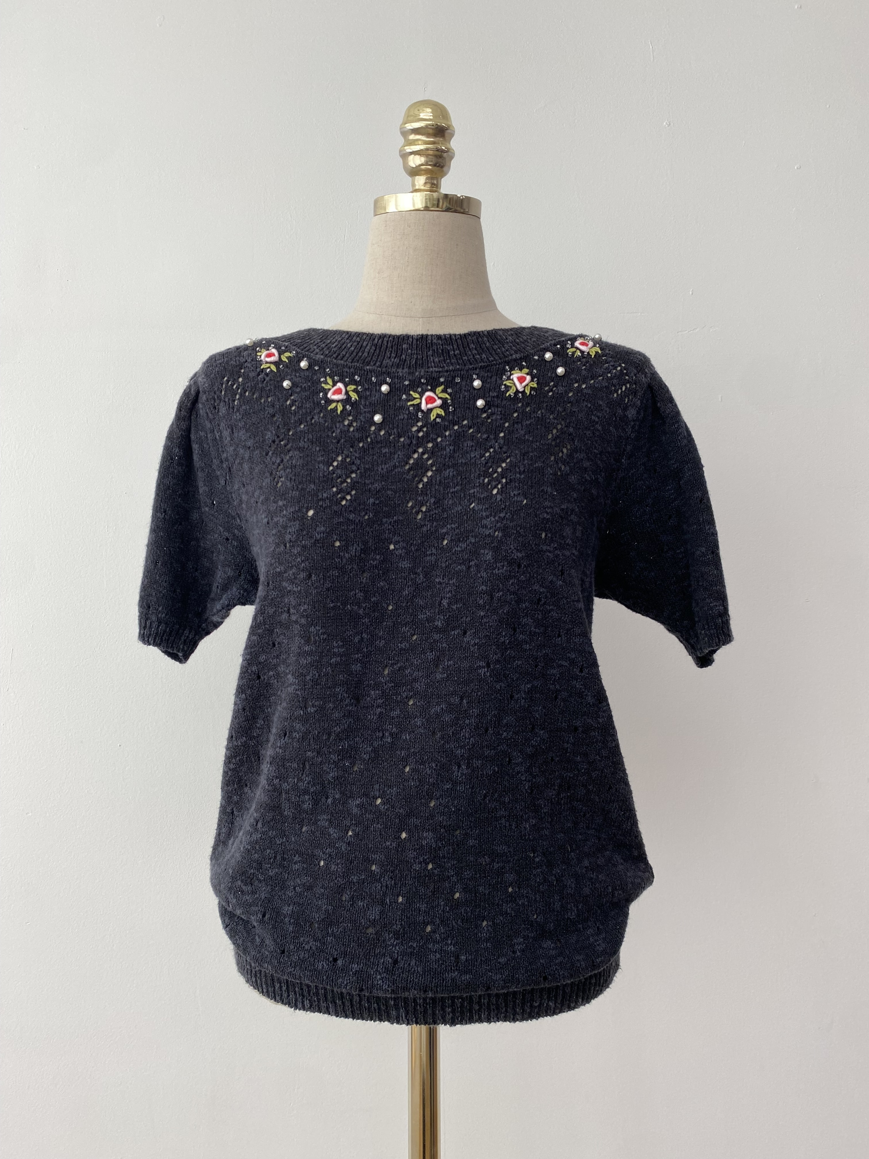 embroidered bead knit short sleeve top