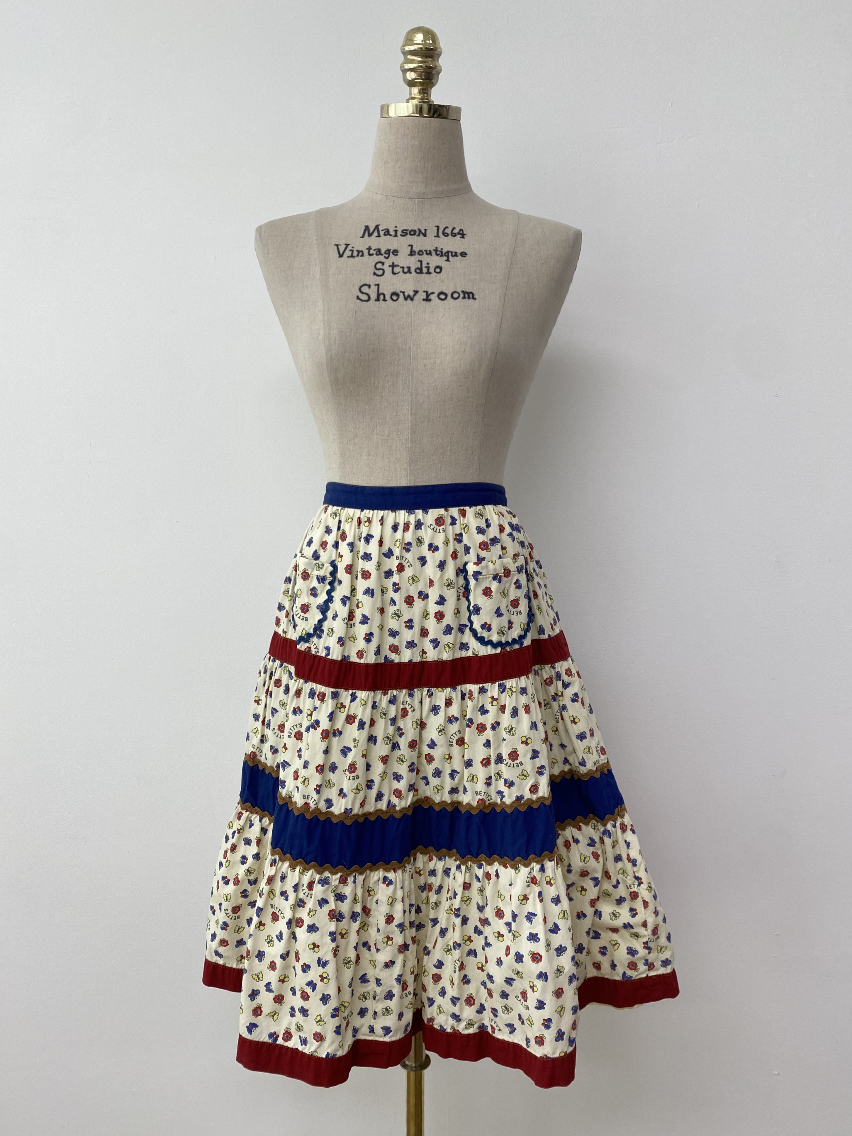 Pocket Point Pattern Pleated Skirt