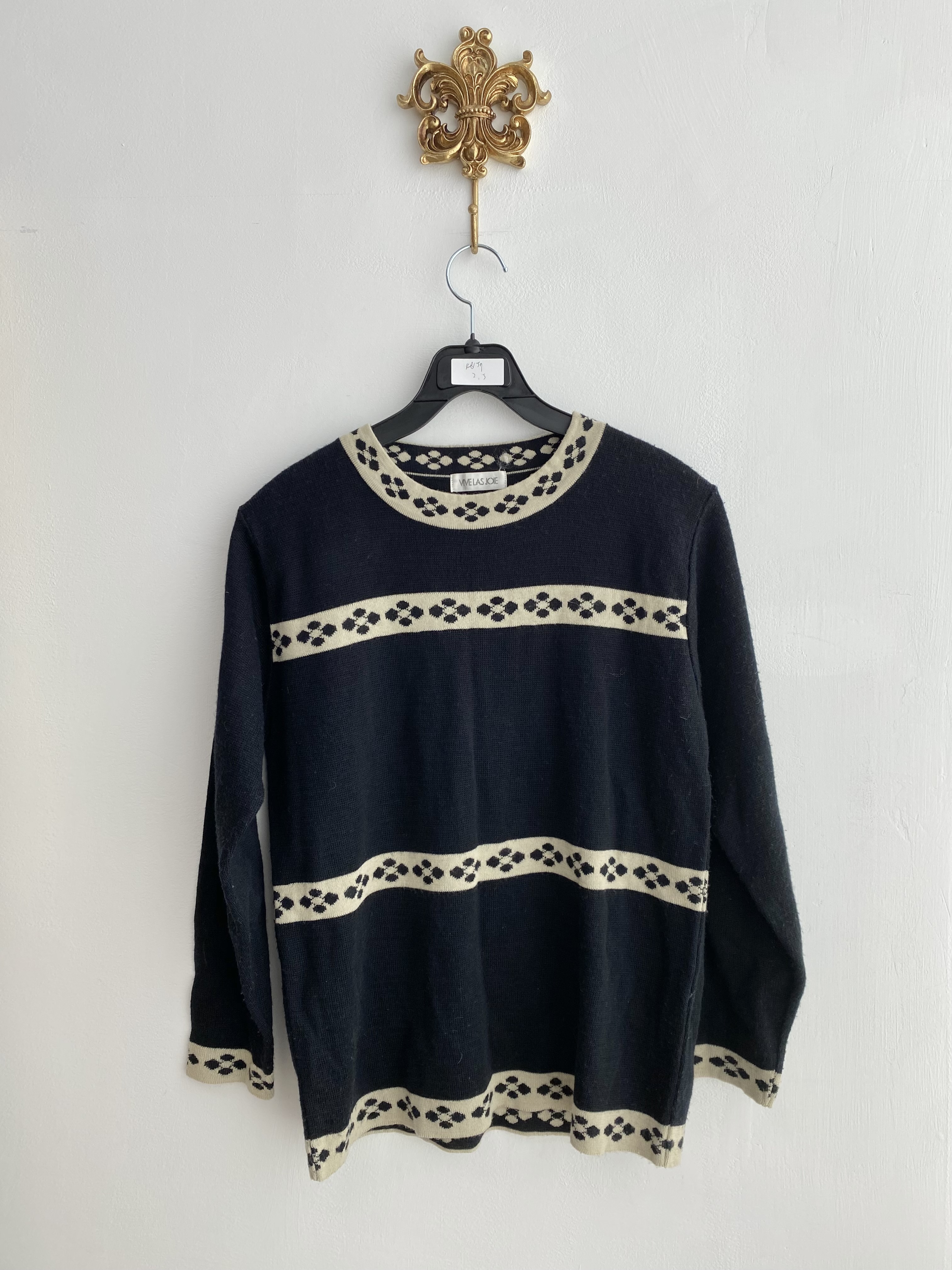 Black vintage pattern knit