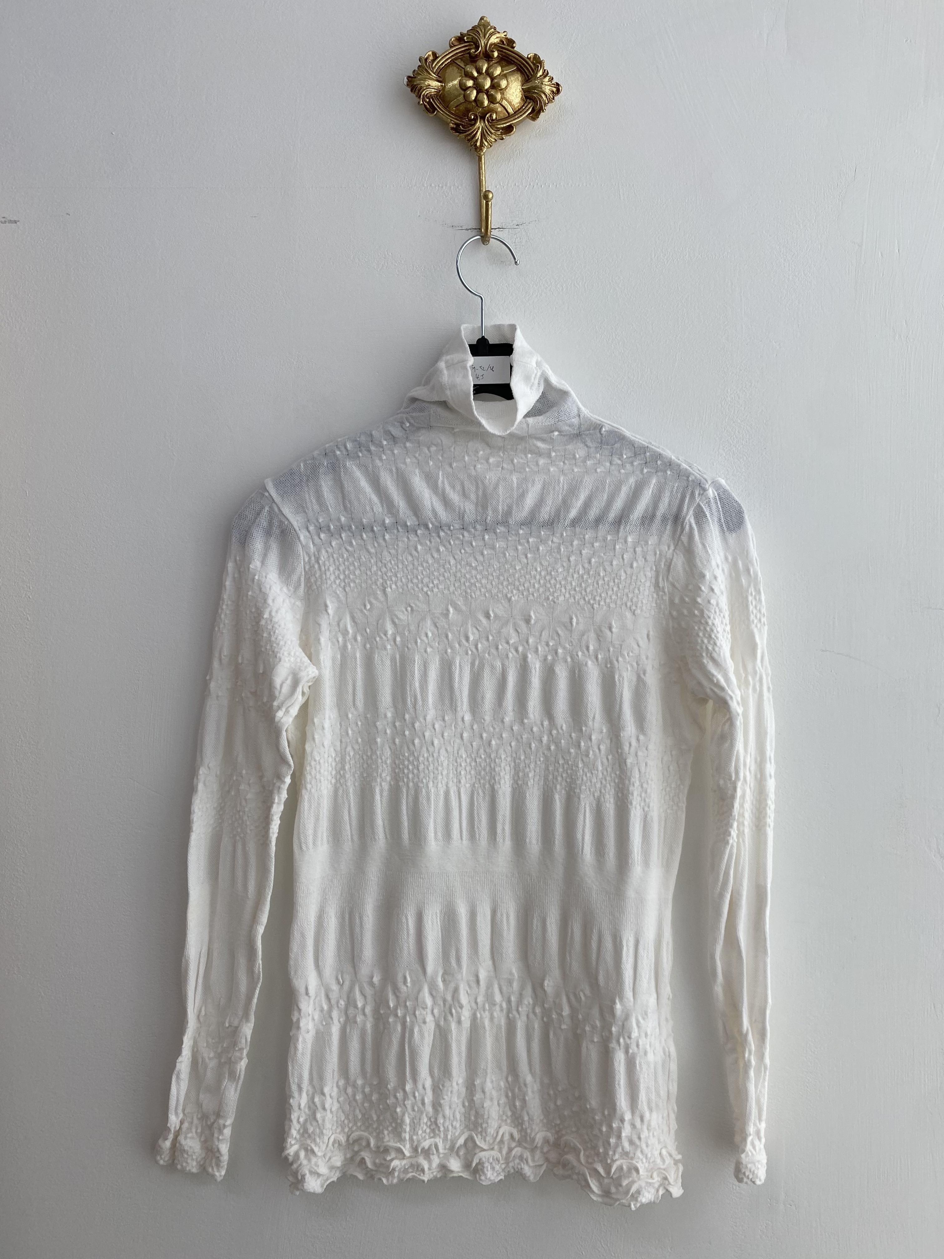 Ivory unique pattern pleated long sleeve cotton top