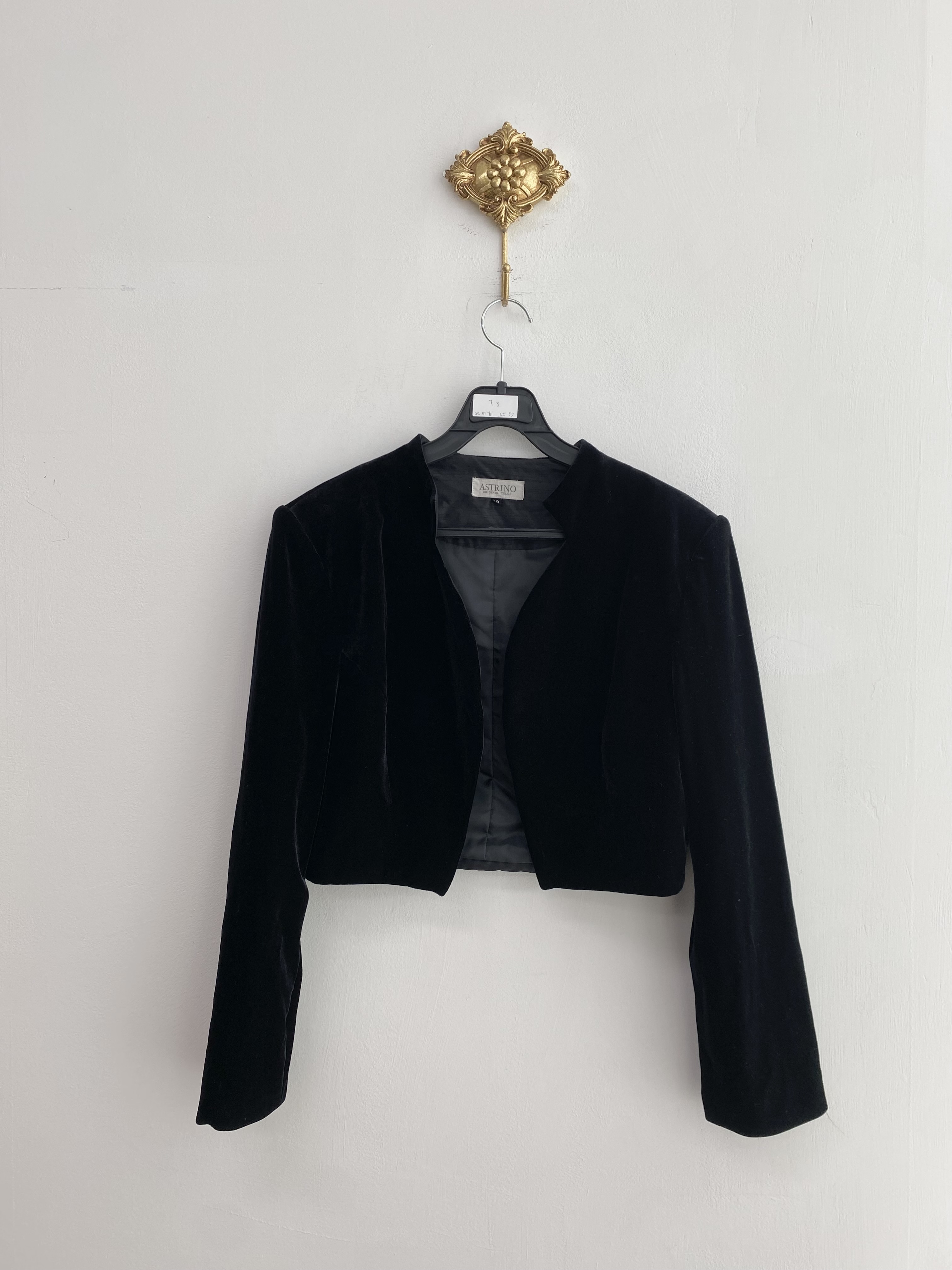 Black velvet open short jacket