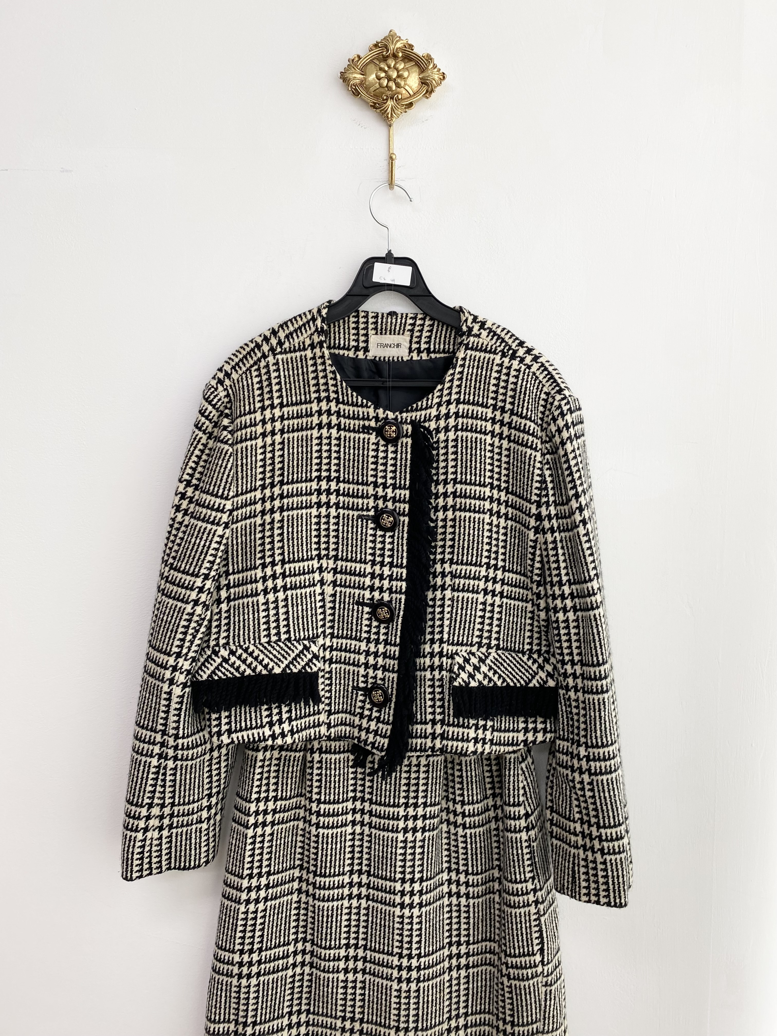 Black mono tone pattern tassel point jacket skirt setup
