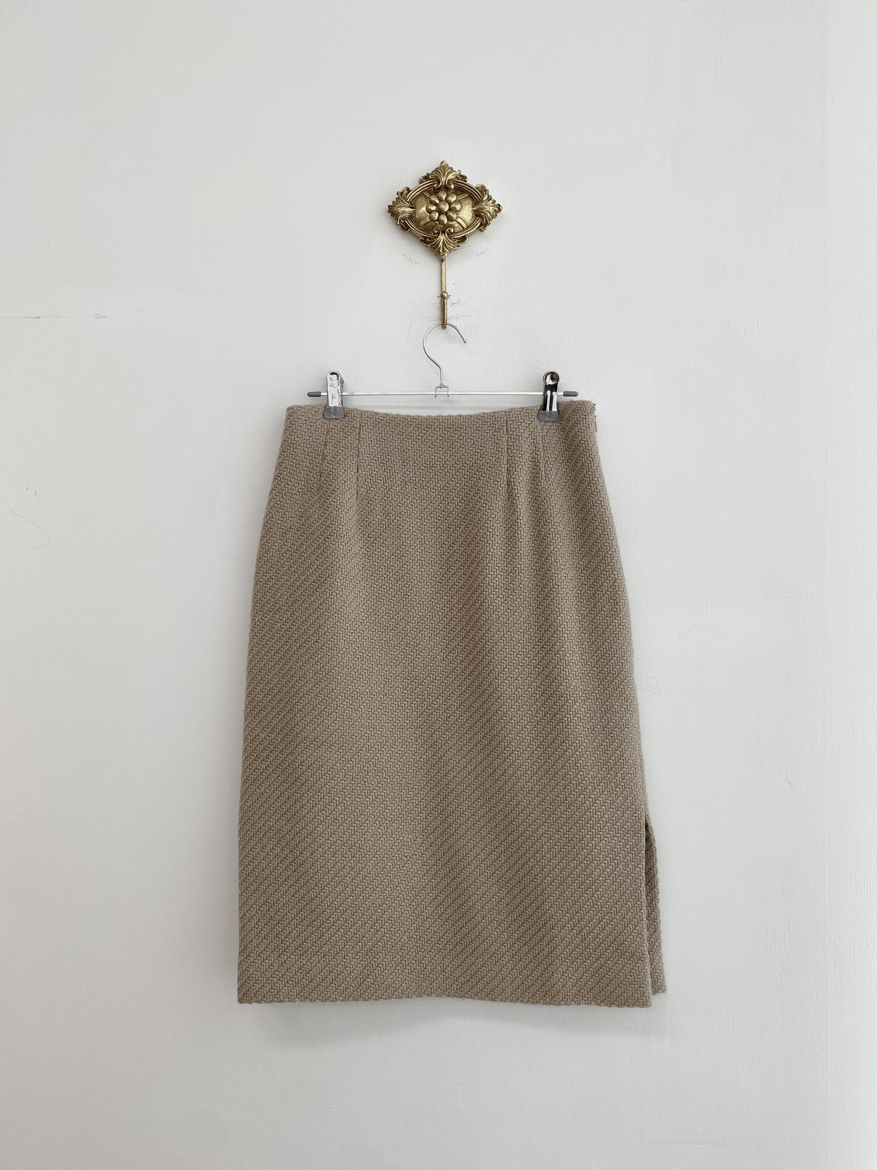 Light beige wool knit mid skirt