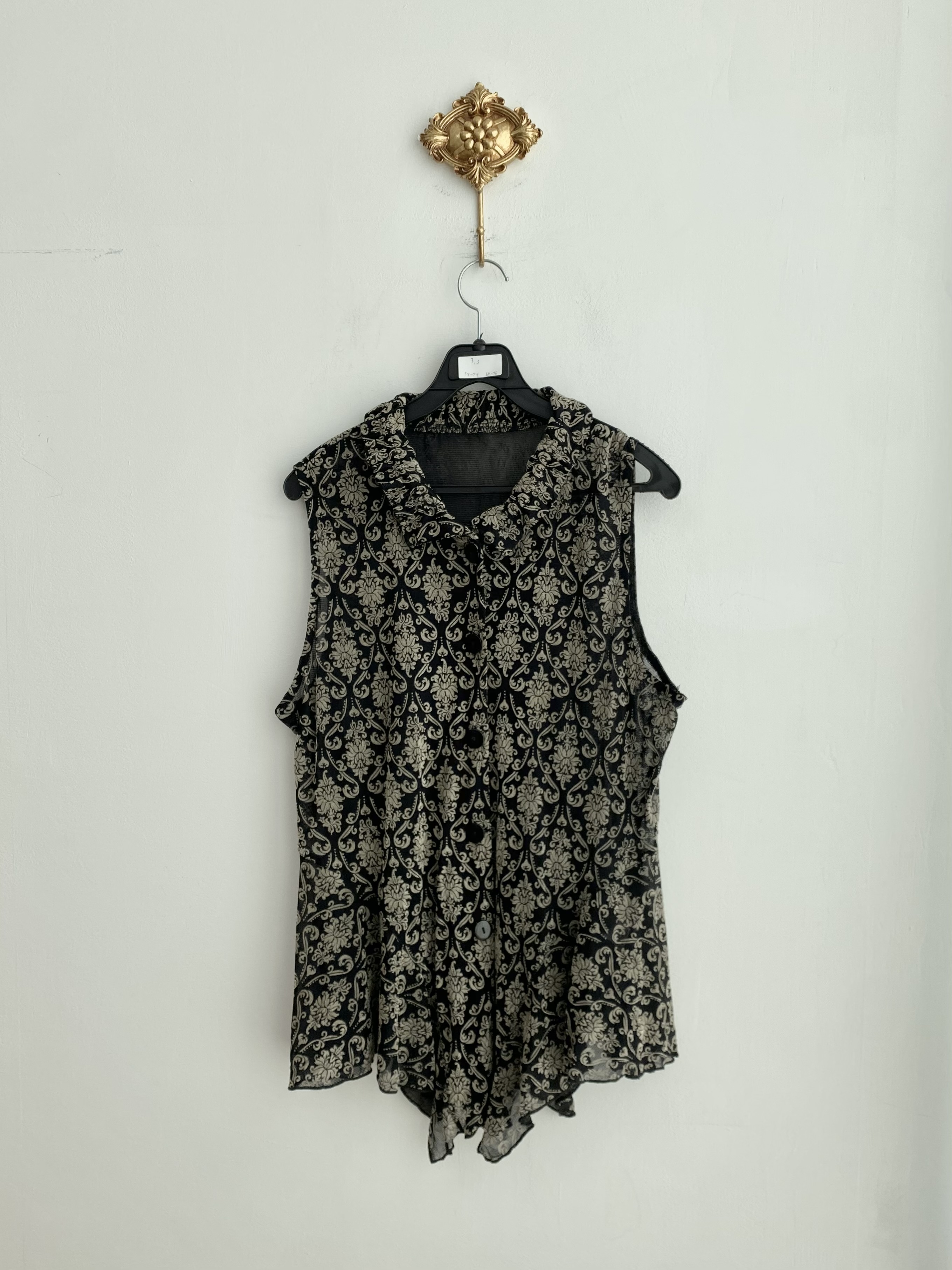 Black ivory pattern see-through wire collar button sleeveless