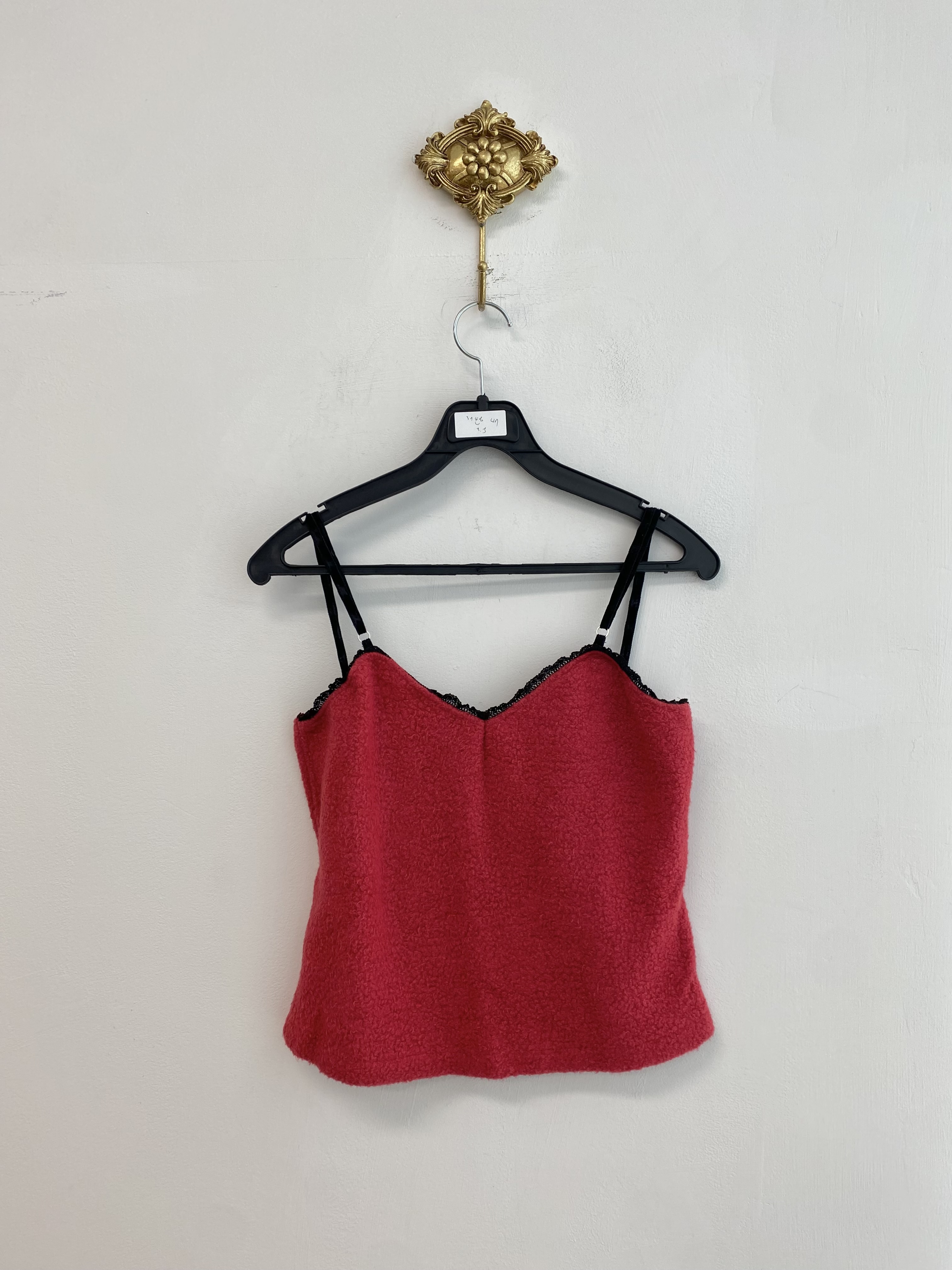 Red black lace point soft sleeveless