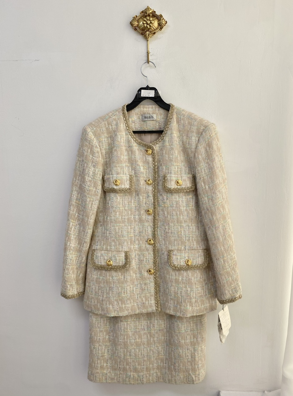 Ivory pastel color tweed jacket skirt set-up
