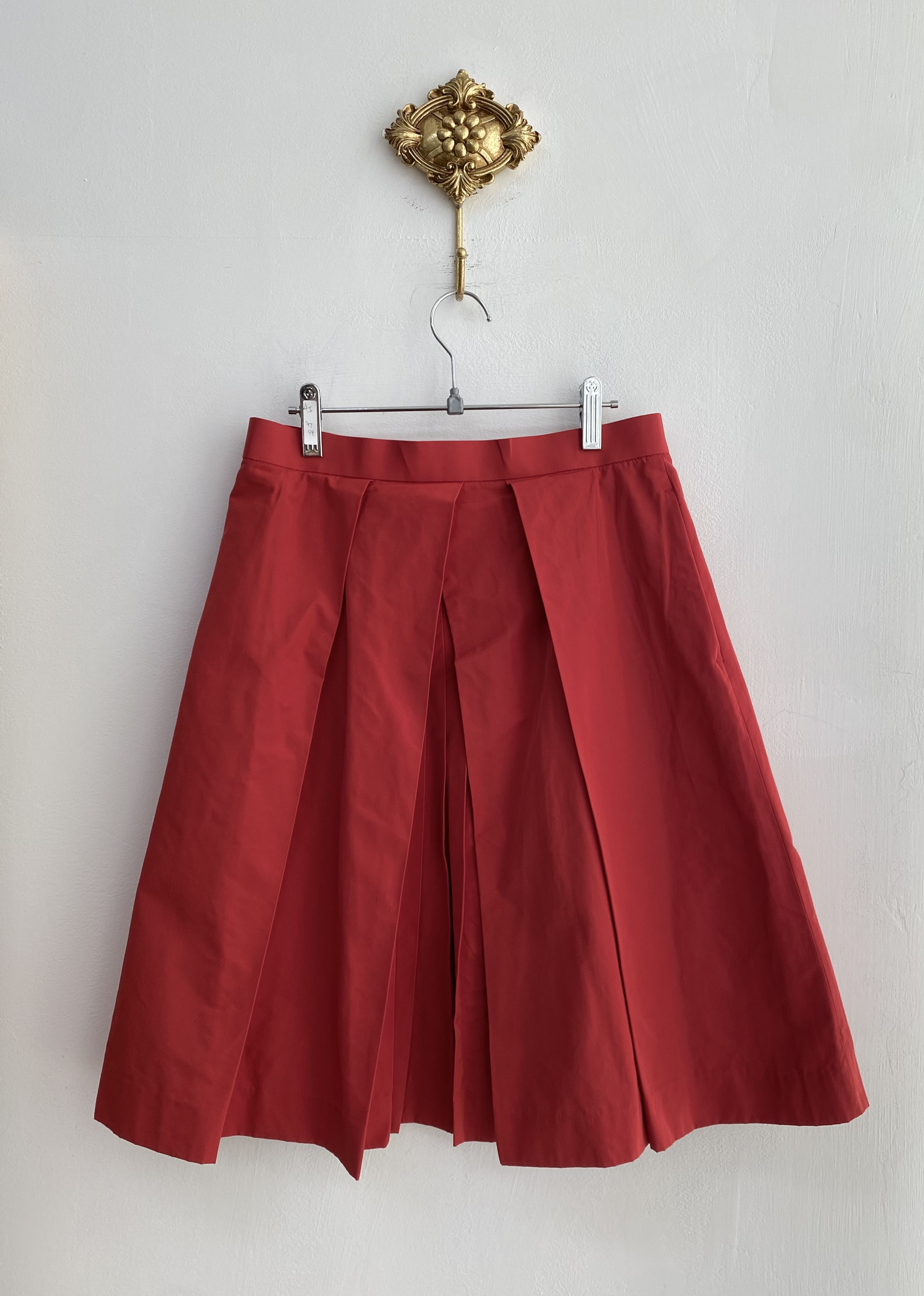 Red mix pleats poly cotton mid skirt