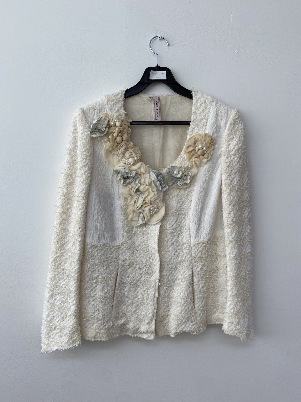 Ivory flower Applique detail tweed jacket (made in italy)